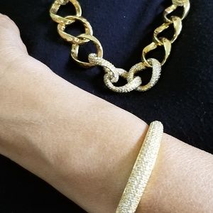 Gold and diamond encrusted necklace & bracelet set